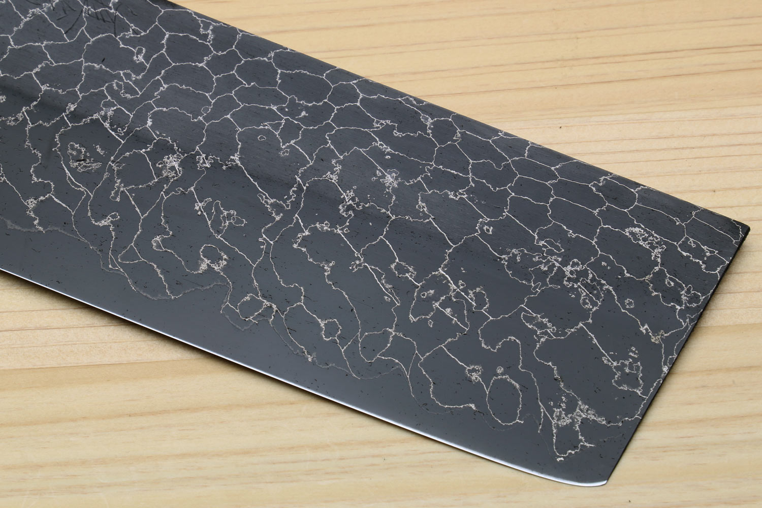 Yoshihiro Mazaki Hon-Sanmai Snake Skin Pattern Damascus Kurouchi Black-Forged Blue Steel Nakiri Vegetable Knife, Mazaki Limited Edition (Blade Length: 165mm)