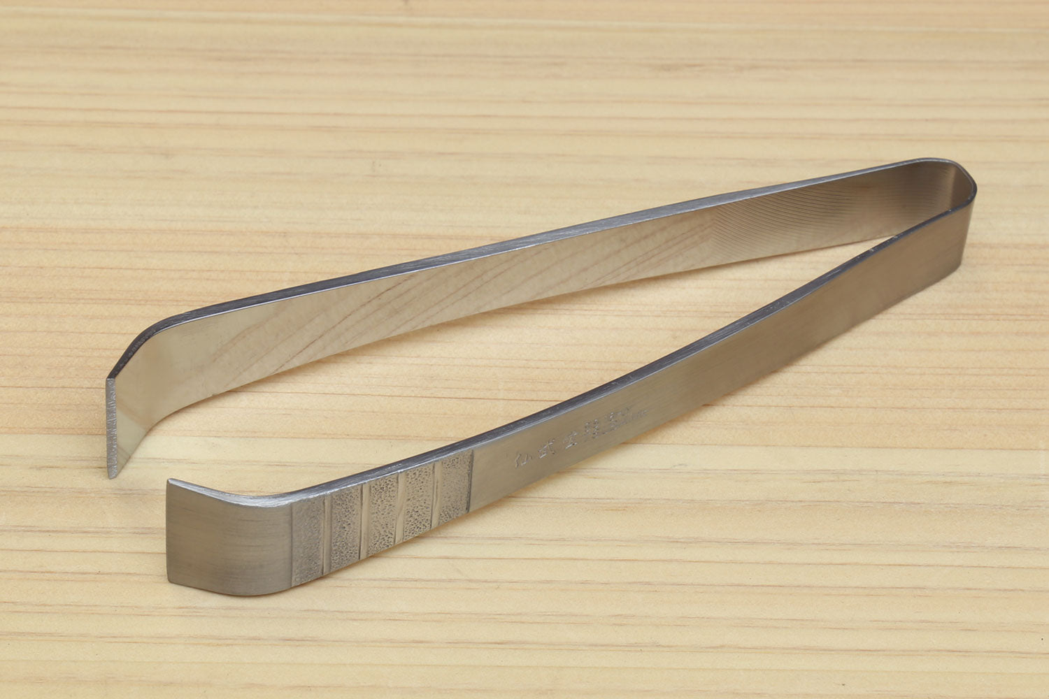 Yoshihiro Non-slip Fish Bone Tweezer Japanese Sushi Chefs Garnishing Tool (Eastern Type)