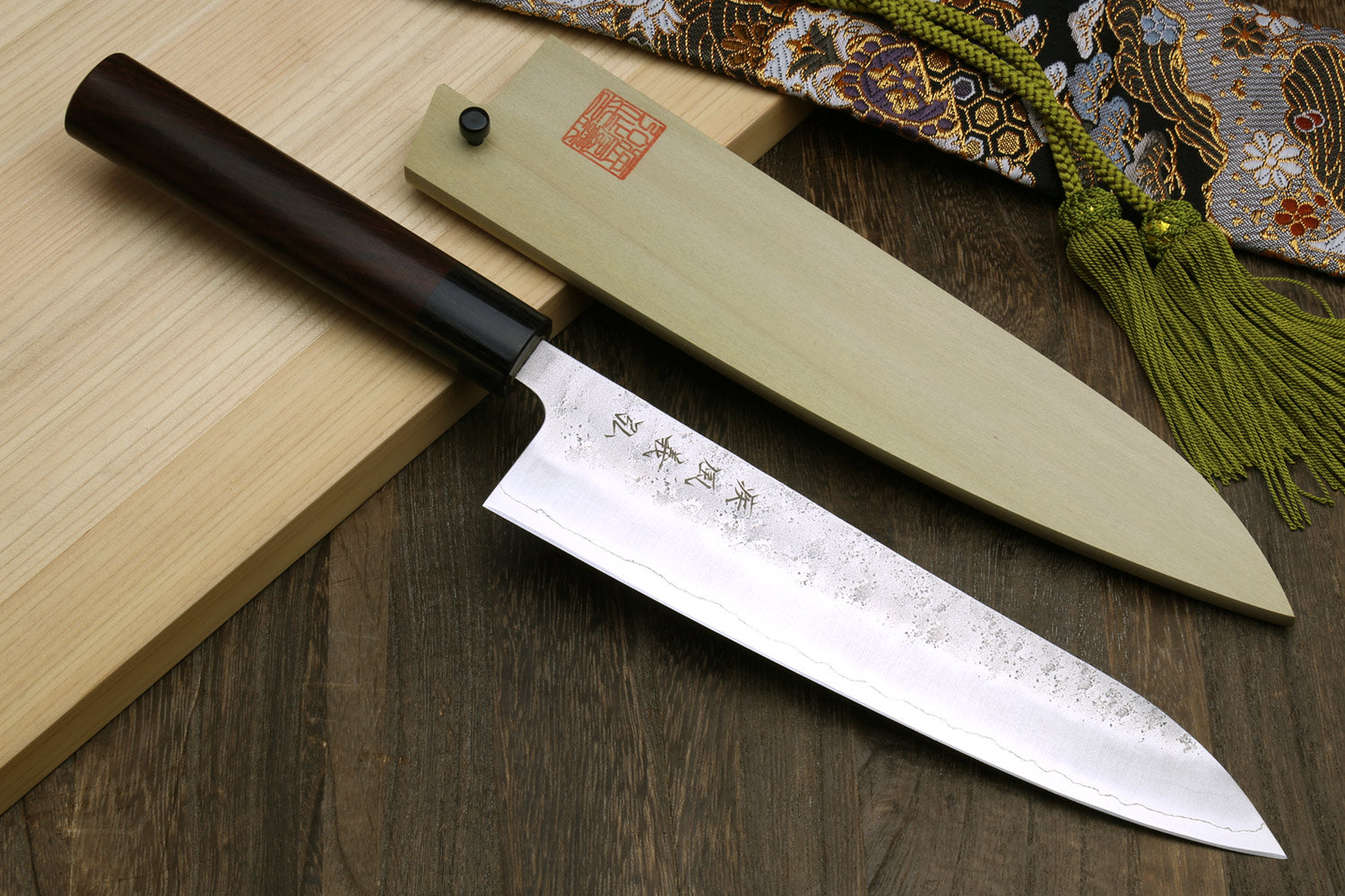 Why do Cooks Prefer High-Carbon Stainless Steel Knives?