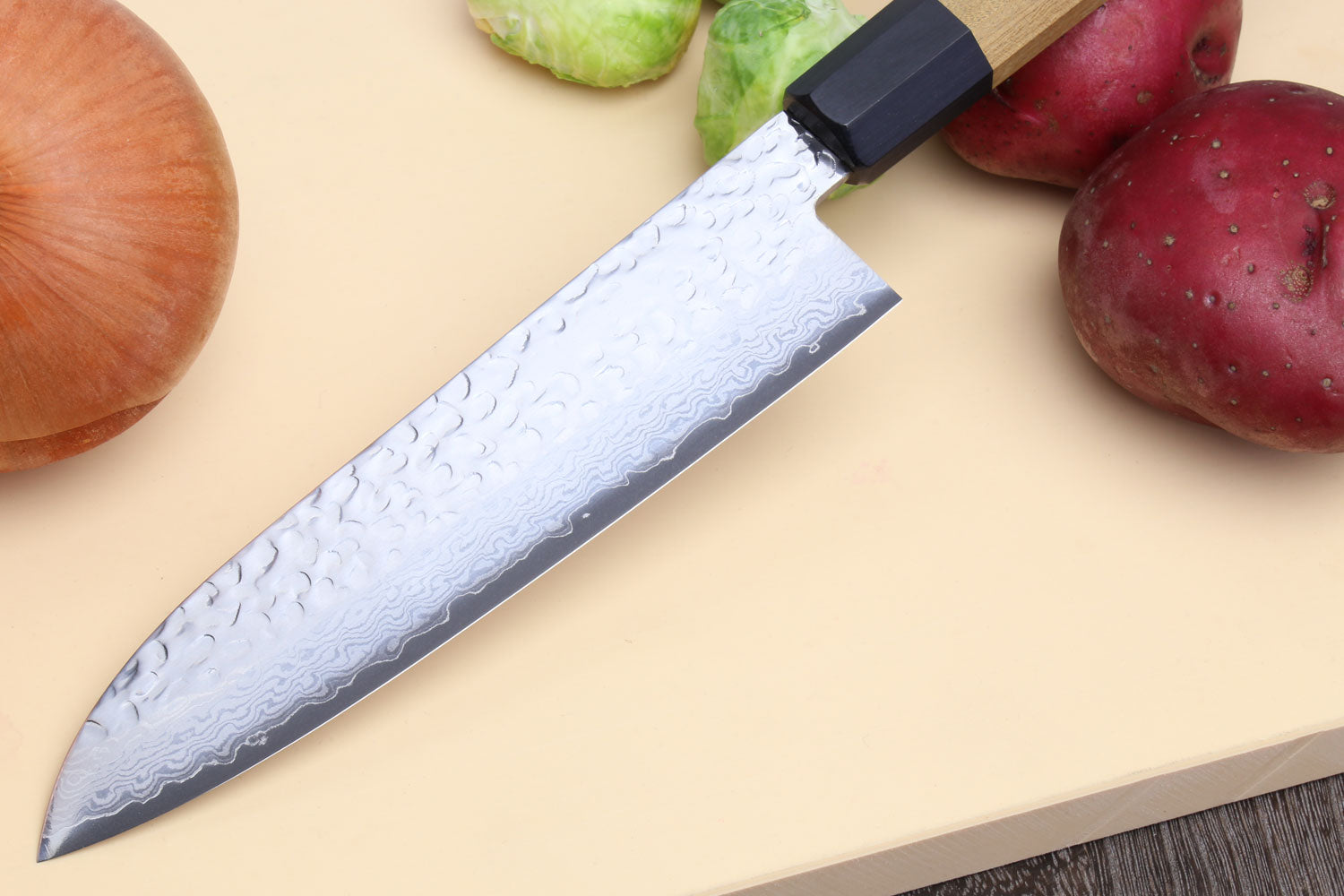  Yoshihiro VG-10 46 Layers Hammered Damascus Gyuto Japanese  Chefs Knife (Octagonal Ambrosia Handle) (8.25 (210mm): Gyutou Knives: Home  & Kitchen